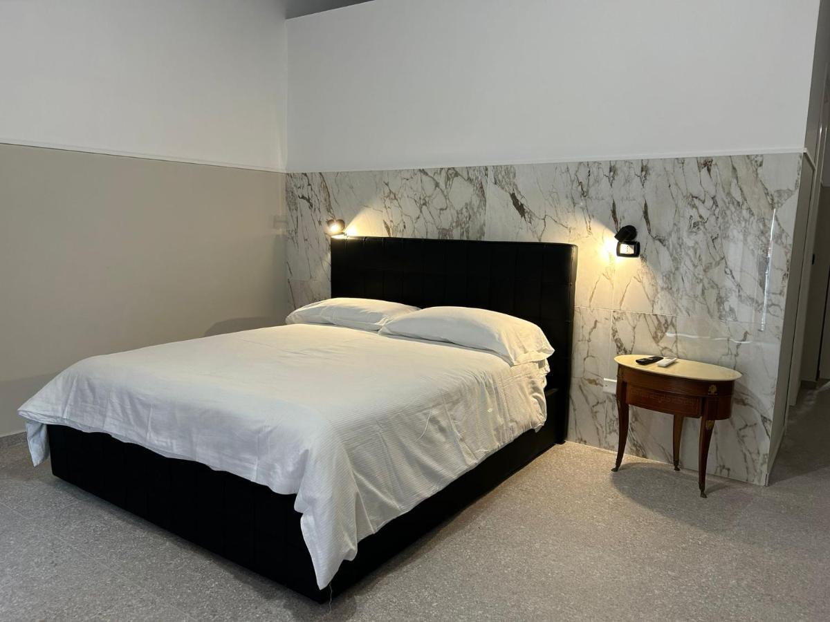 La Suite Del Centro Storico Naples Exterior photo