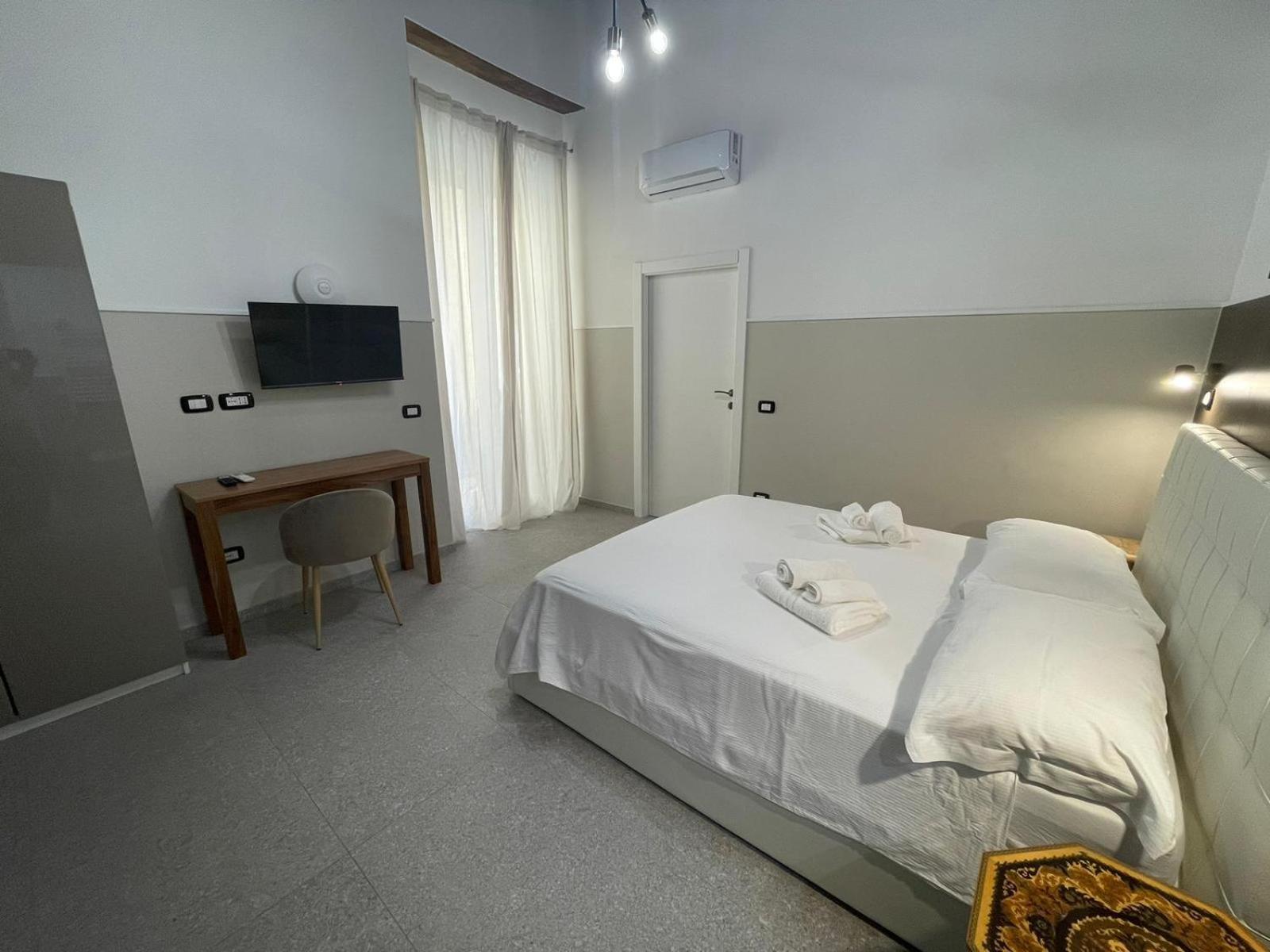 La Suite Del Centro Storico Naples Exterior photo